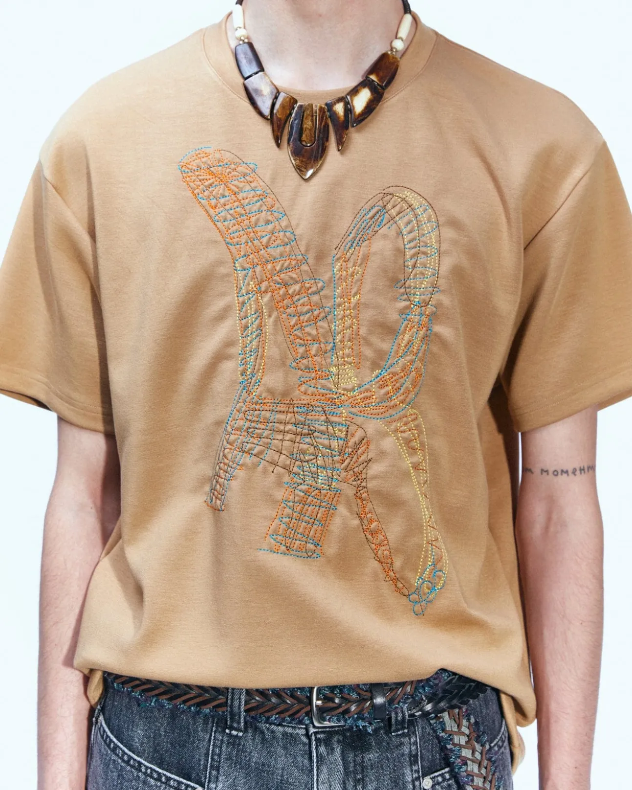 Andersson Bell (Essential) Unisex New Ab Logo Embroidery T-Shirts Atb903U(Beige)-Men T-Shirts