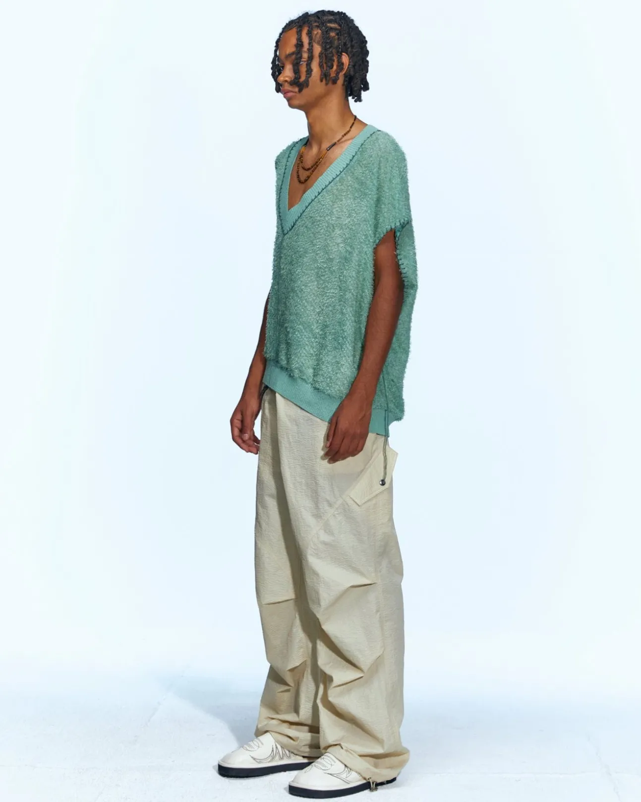 Andersson Bell Mario Summer Shaggy V-Neck Vest Atb960M(Green)-Men Knitwear