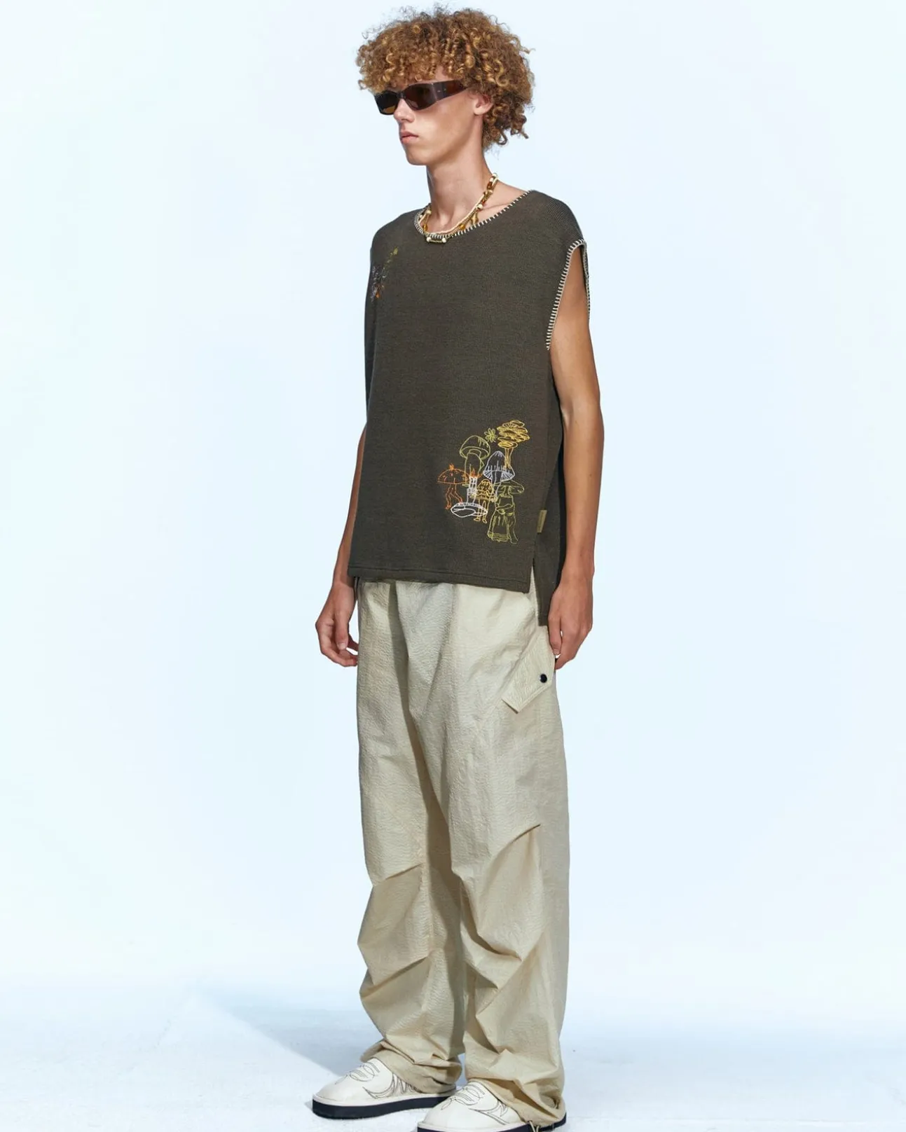 Andersson Bell Mushman Embroidery Knit Vest Atb956M(Khaki)-Men Knitwear
